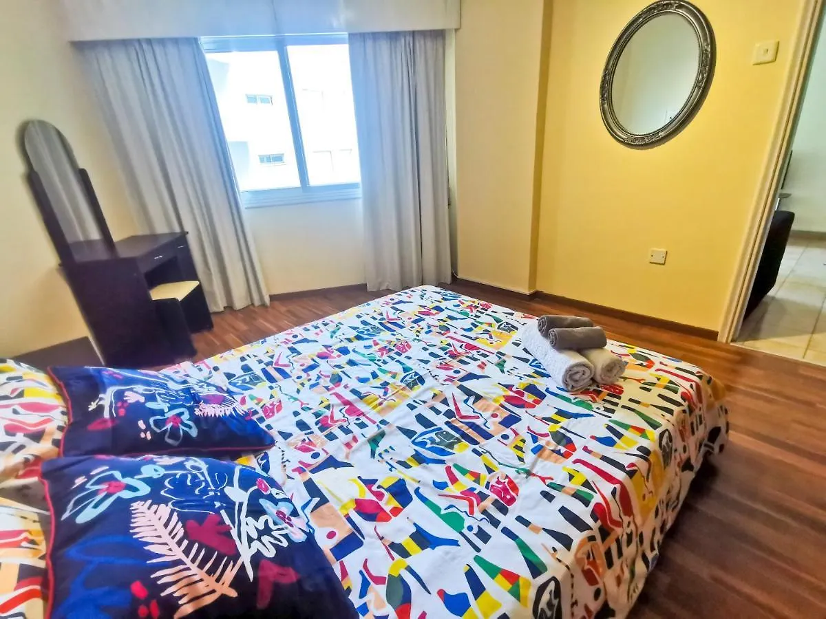Flirty Flamingo Seaview Seafront Apartment Larnaca